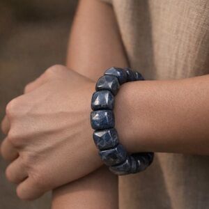 Natural Sapphire Square Block Bead Stretch Bracelet – Deep Navy Blue NWOT #395